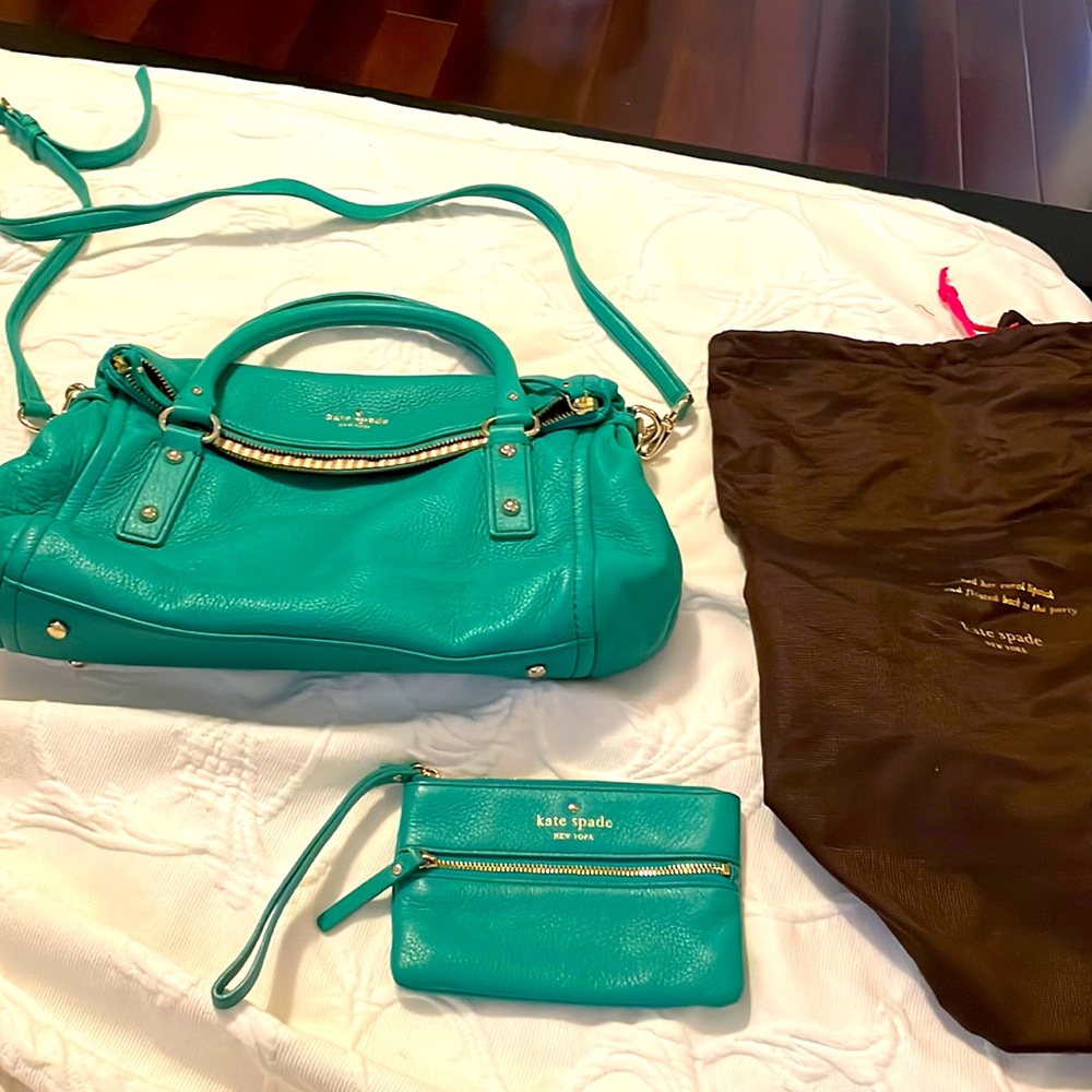 Bag and wristlet combo!!! Beautiful turquoise color leather!!!